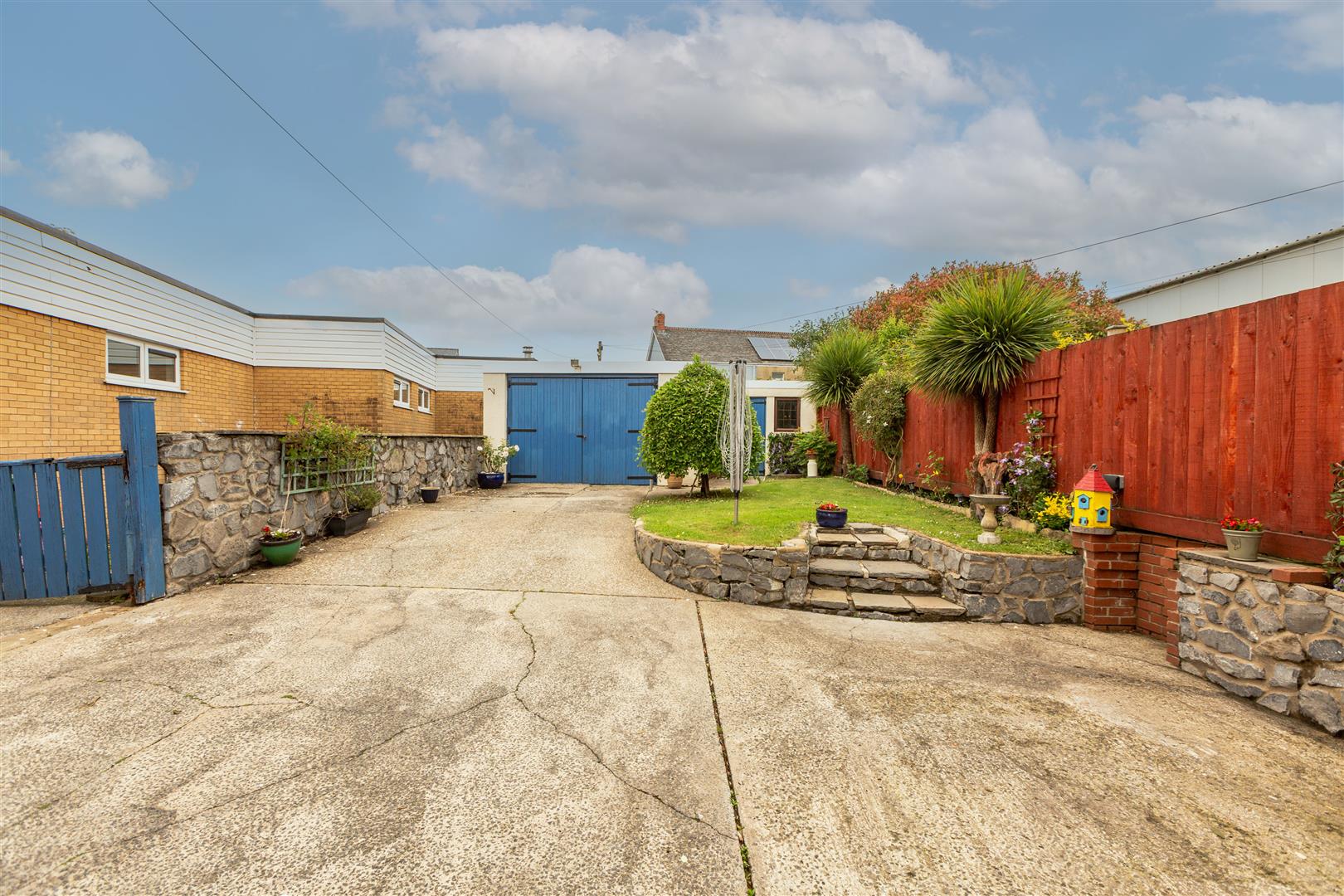 High Street, Clydach, Swansea, SA6 5LN